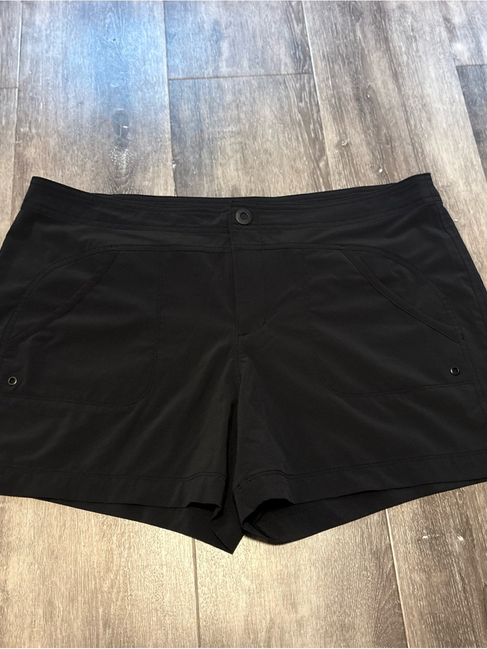 Athleta Costa Shorts 12 Black Hiking Quick Dry Stretch Activewear Water Shorts